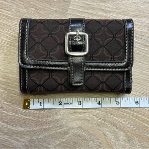 Nine West Brown Trifold Wallet Large Capacity Wallet w/ Durable Button Closure